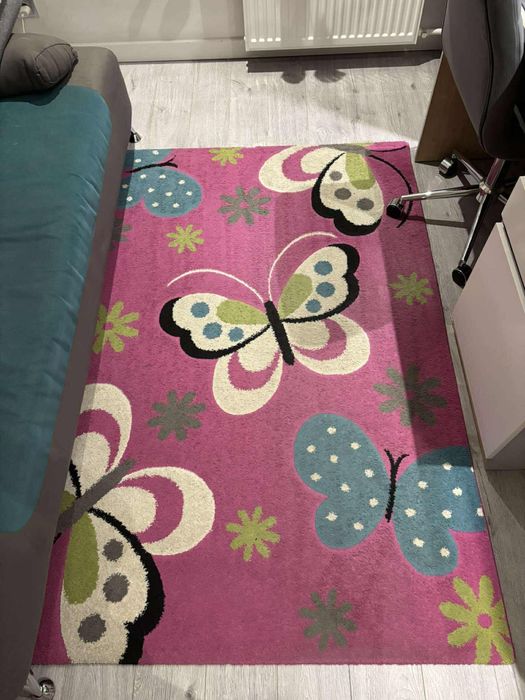 Dywan 120x170cm różowy w motyle
