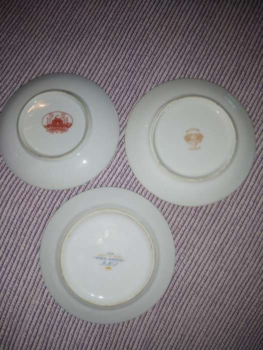 Pratos decorativos pequenos