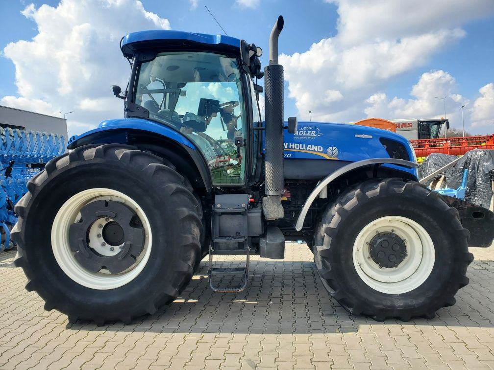 New Holland T7070, 2021 р.в.
Ціна: 130 000 €
Напрацювання- 3440 м/год