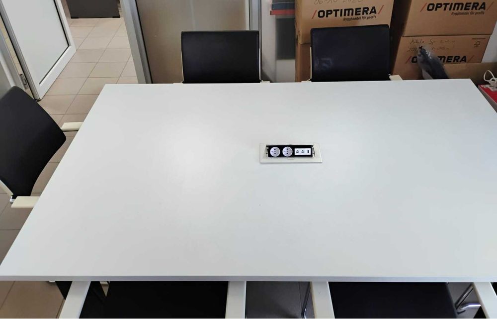 Stół z mikroportem + 6 krzeseł skóra