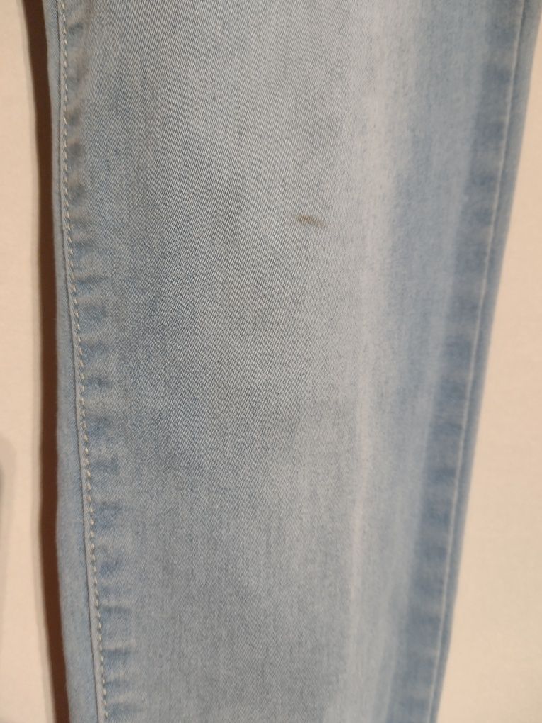 Jasne dżinsy jeansy rozciągliwe przetarcia jeansy damskie M dopasowane