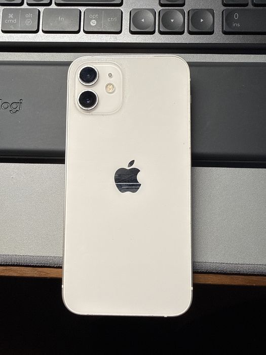 iPhone 12 64GB Branco