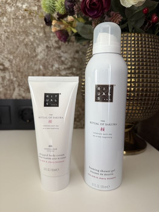 Гель-пінка для душу ritual of sakura