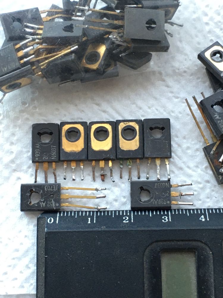 Транзистори JE703 i N6038 motorola 80x років позолота