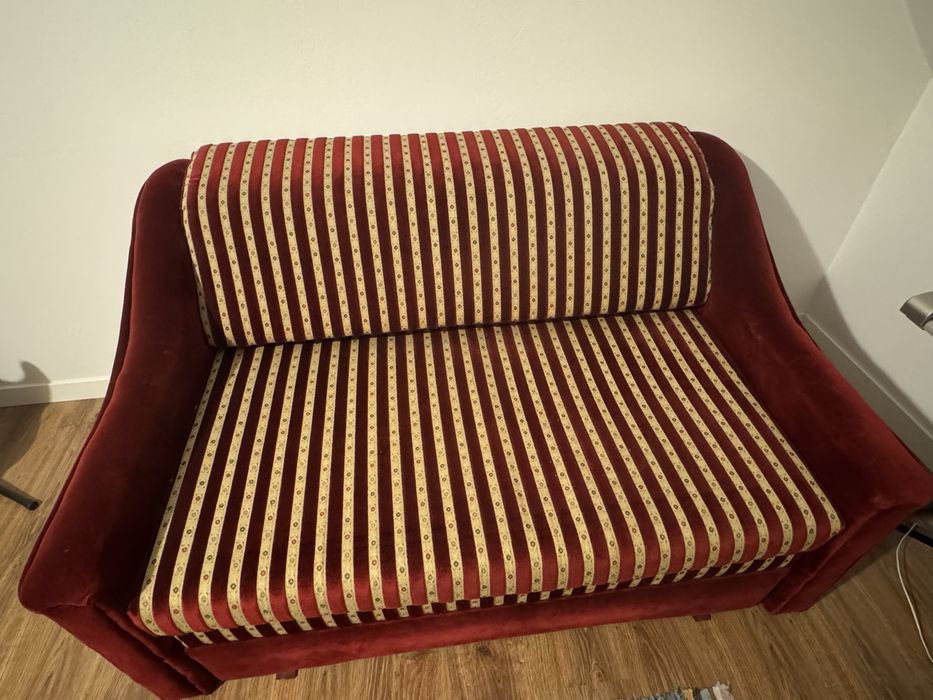 Stylowa sofa aksamitna