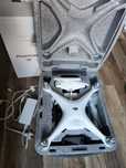 DJI phantom 4.   2 baterie