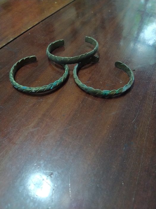 Pulseiras.         .