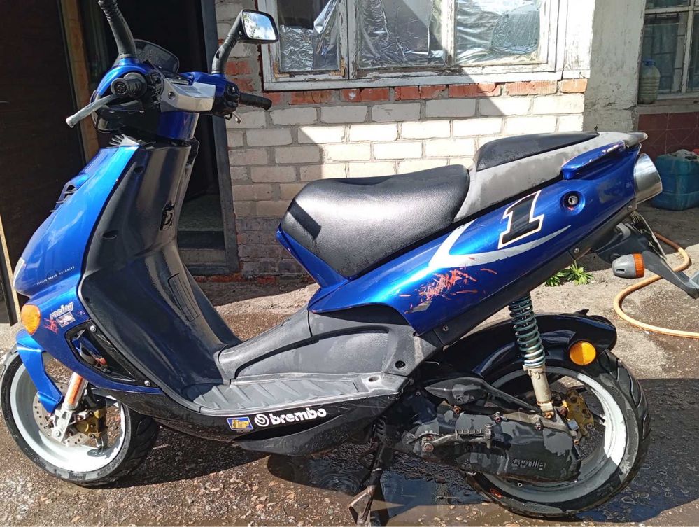 Продам скутер Aprilia sr 50.