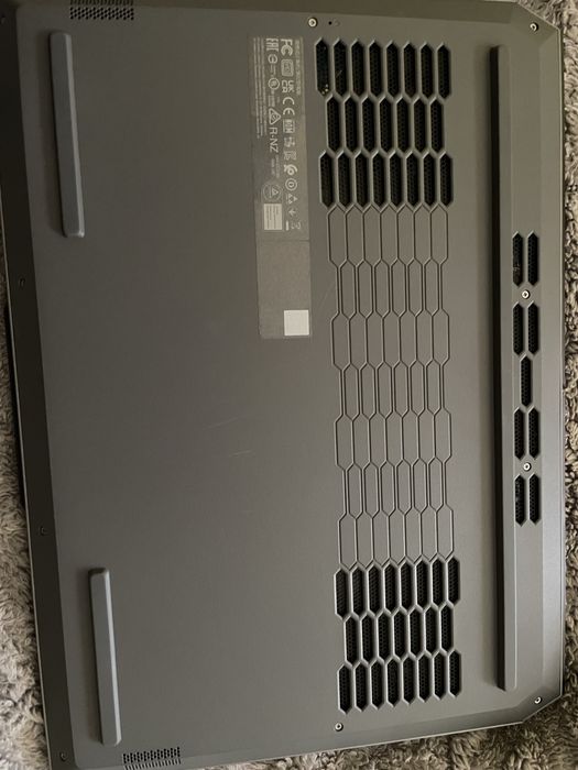 Lenovo LOQ 15IAX9I — ігровий ноутбук у відмінному стані