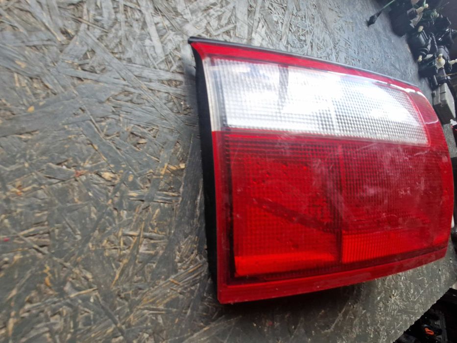 Lampa Lewy Tył Klapa Kombi TOYOTA CARINA E T19