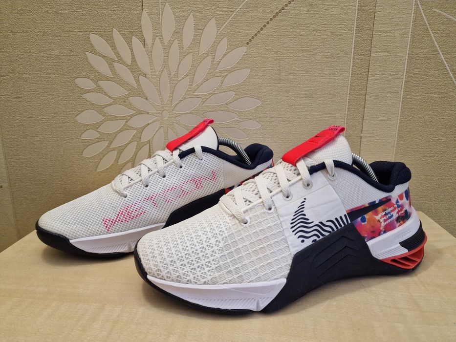 Жіночі кросівки Nike Metcon 8 розмір 37.5