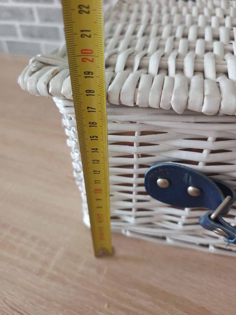 Kosz piknikowy z wyposazeniem