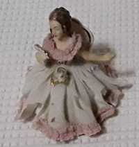 Boneca bailarina em porcelana Dresden Alka Peppi