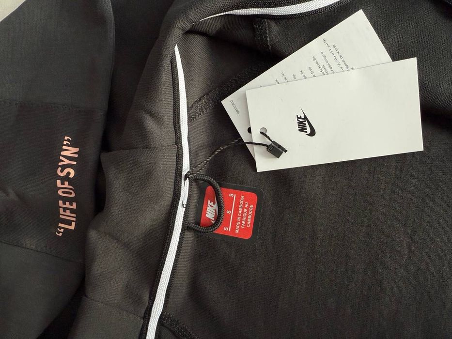 Dres Nike Tech  fleece x syna