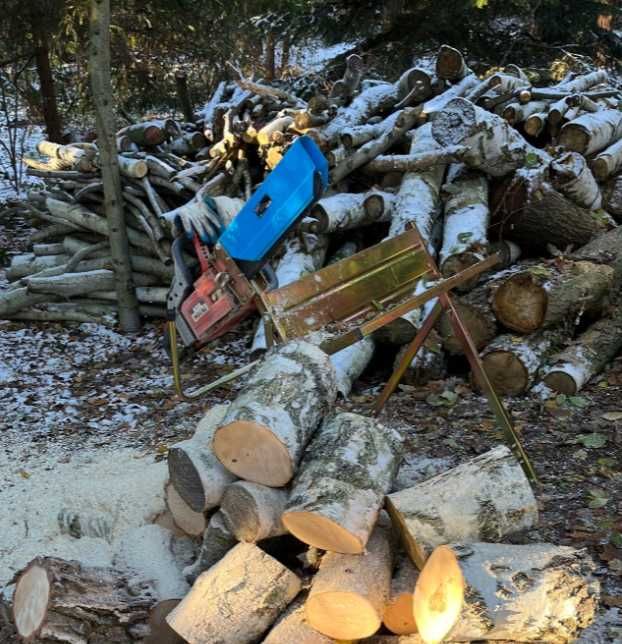 stojak do cięcia drewna z uchwytem na piłę łańcuchową koziołek stalowy