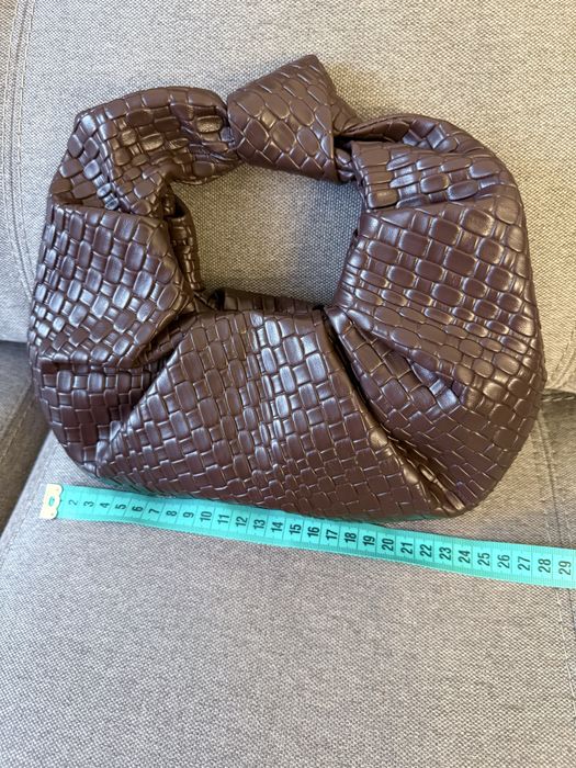 Сумка в трендовому кольорі