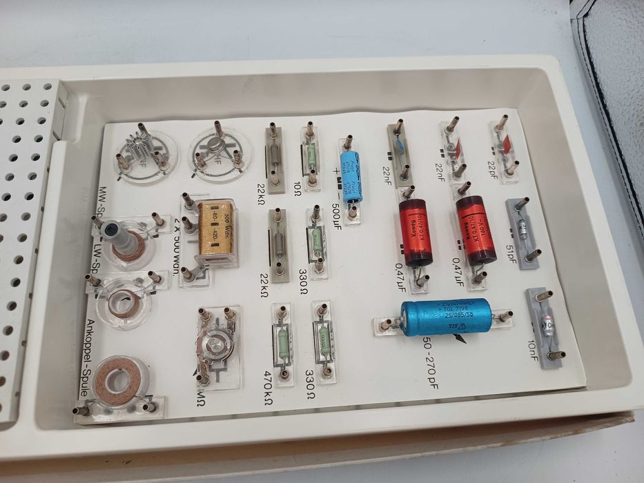 Zestaw edukacyjny Mały Elektronik 6 Polytronic DDR PRL