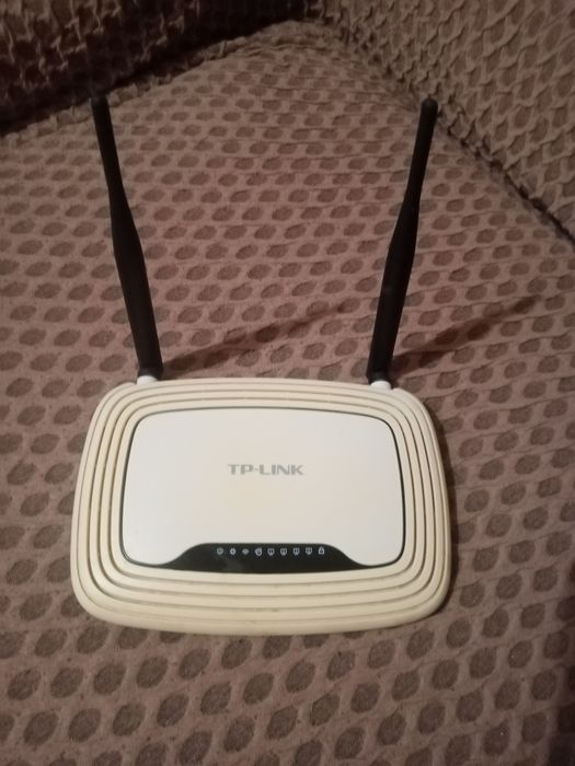 Роутер,маршрутизатор.