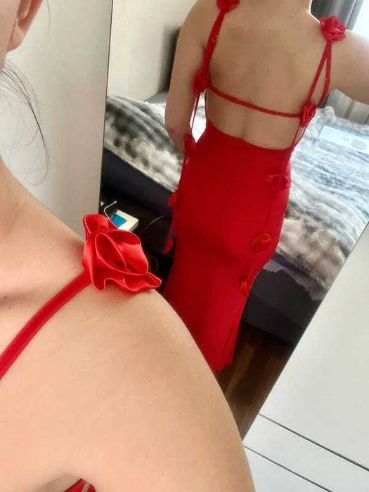 Sukienka przylegająca długa syrenka wiszące róże lato wesele wakacje