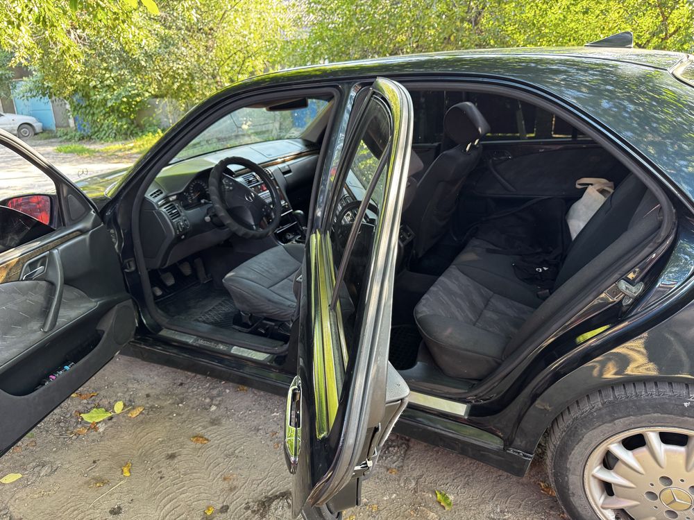 Mercedes-Benz W210 2.2 CDI 1999р 6ступка ELEGANCE
