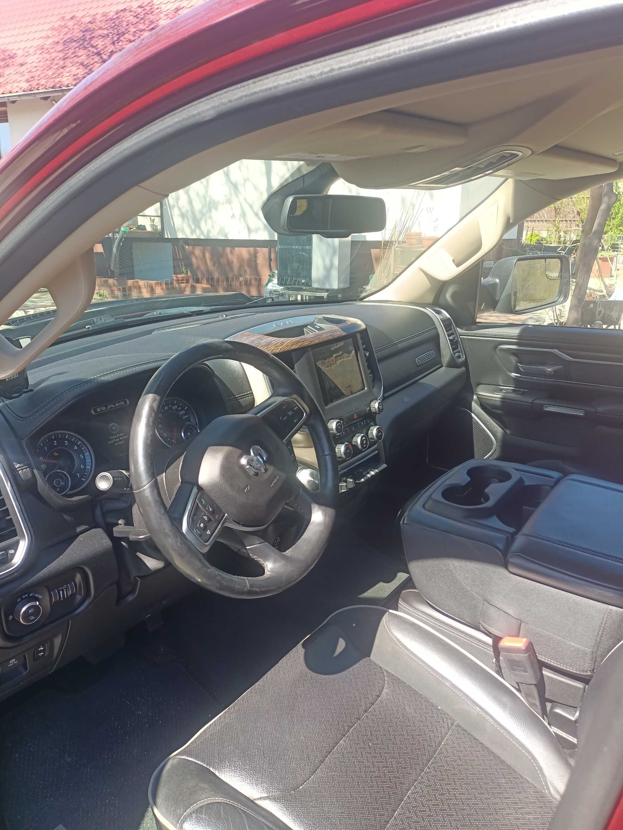 RAM 2019r. Laramie 6 osobowy.