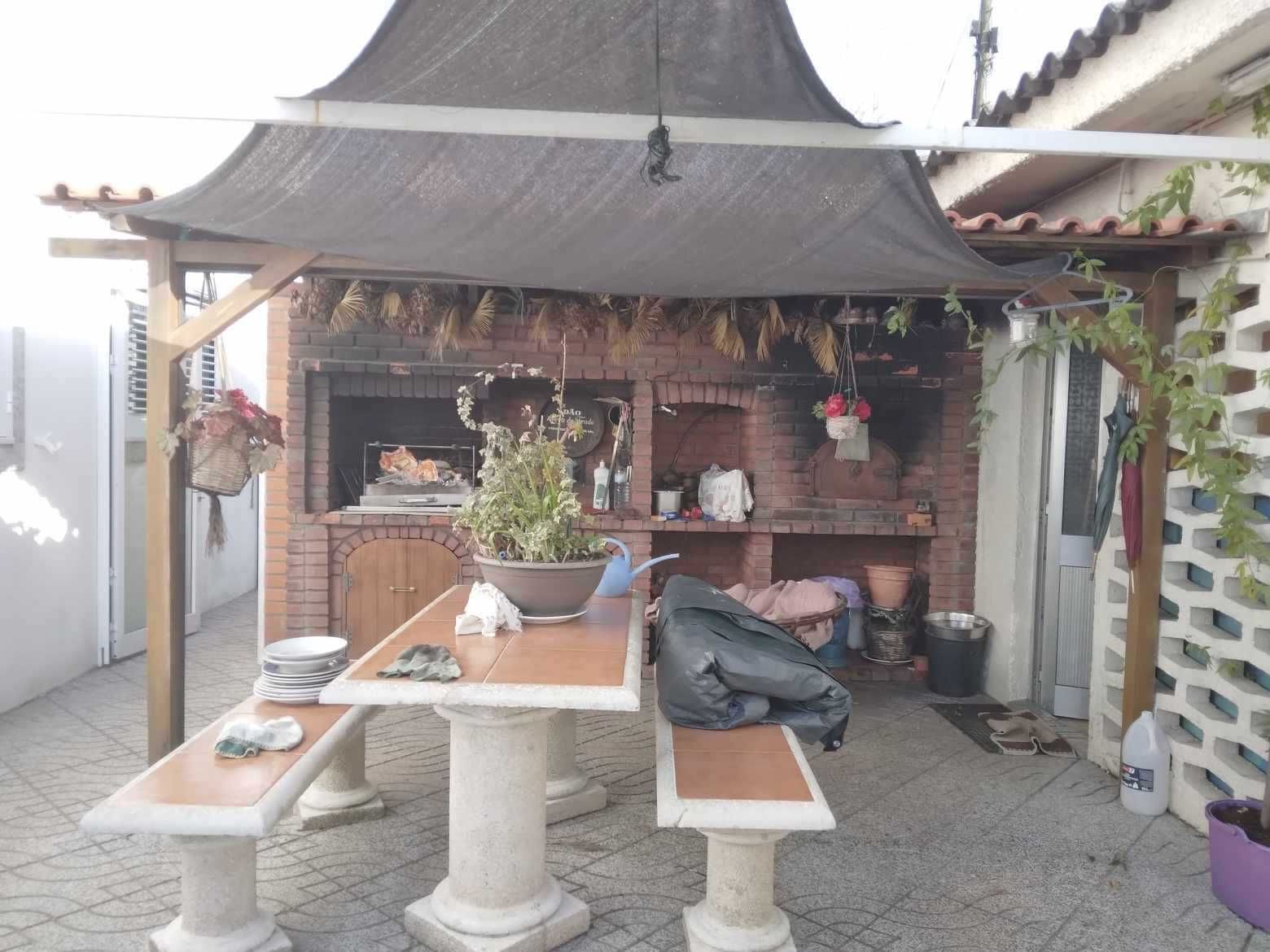 Moradia independente à venda na rua Doutor Elísio de Matos, 147