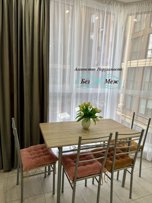 Квартира з новим ремонтом 43кв м Софія Резиденс