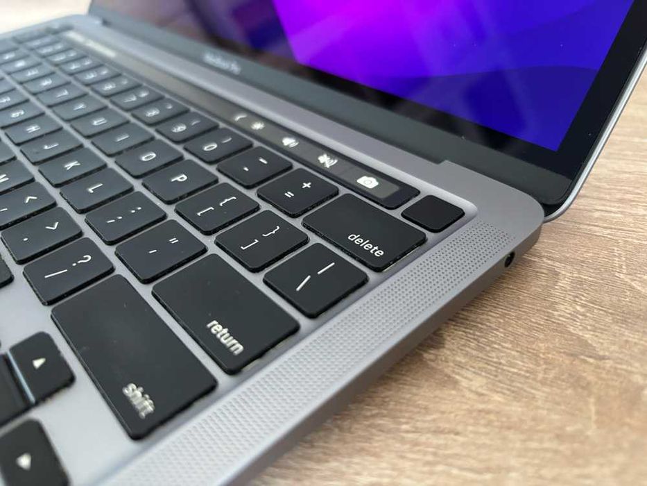 MacBook Pro 13' 2020, M1, 16GB RAM, 512GB SSD, space gray, touchbar