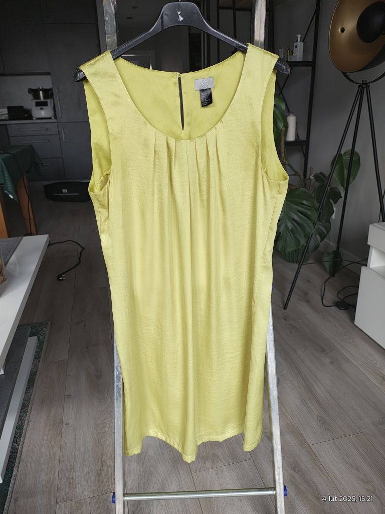 Sukienka marki H&M. Rozmiar 38.