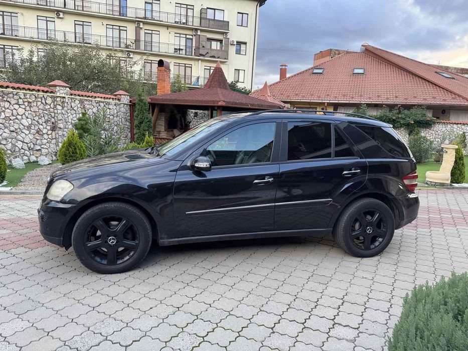 Продається Mersedes ML 320 випуск 2006 року, торг можливо