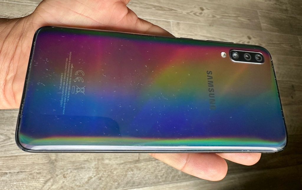 Okazja! Samsung Galaxy A70 128 Gb + Słuchawki JBL Wawe 300 + Ładowarka