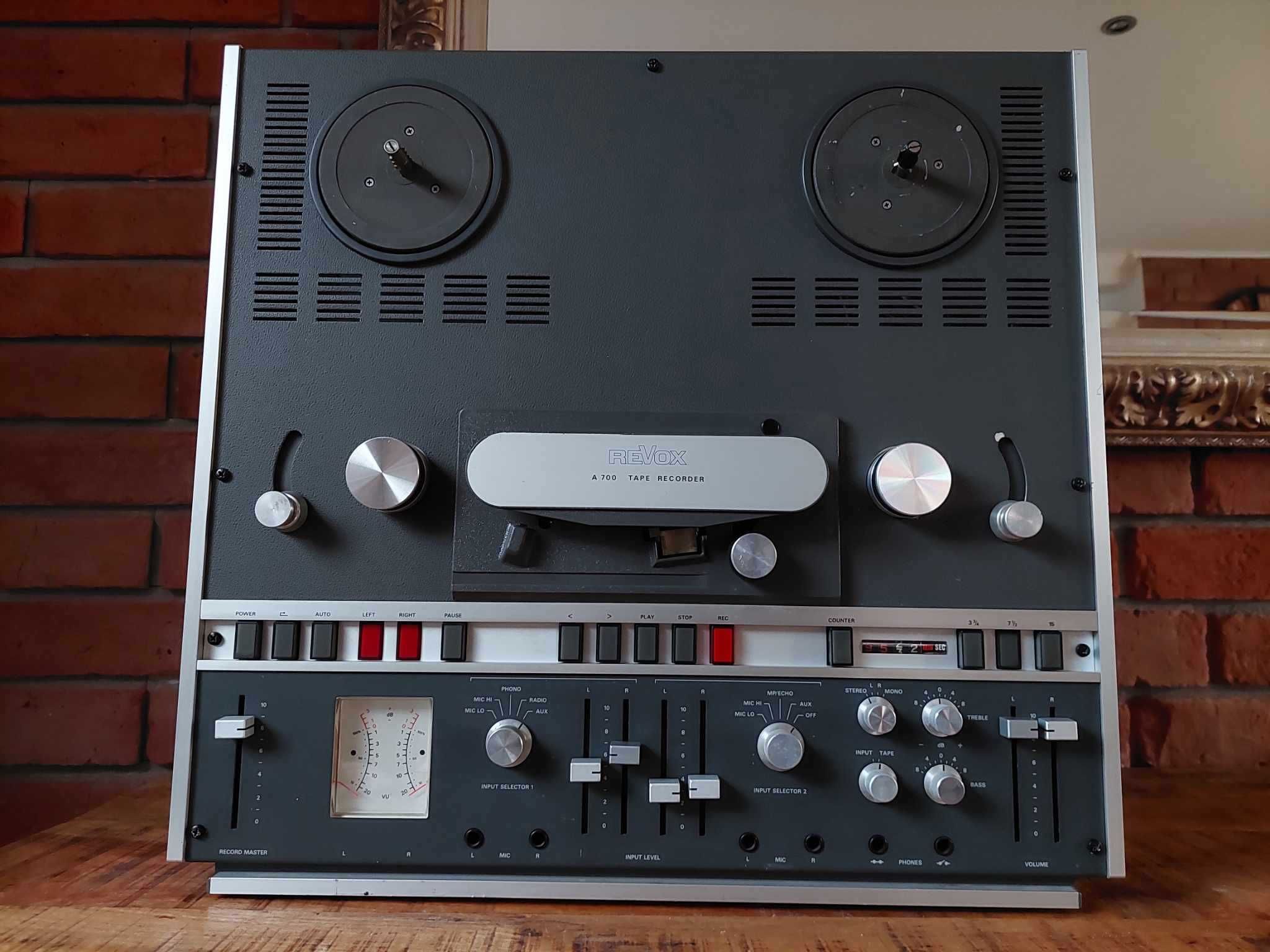 Magnetofon szpulowy Revox A 700