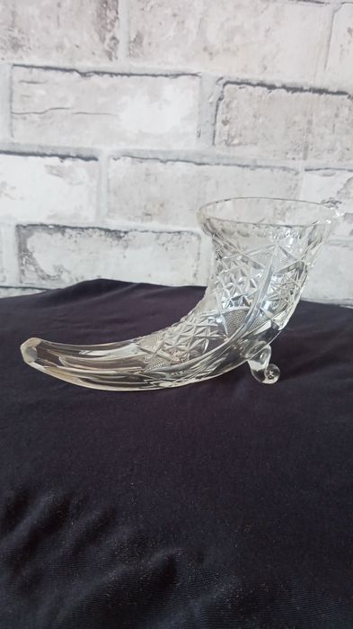 Kryształowy róg obfitości – elegancka dekoracja 18 cm x 12,5 cm
L