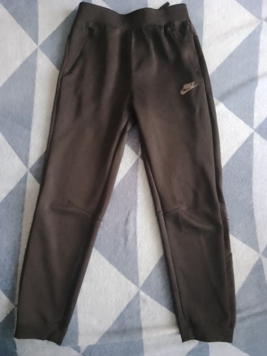 Spodnie sportowe Nike r. 147-158