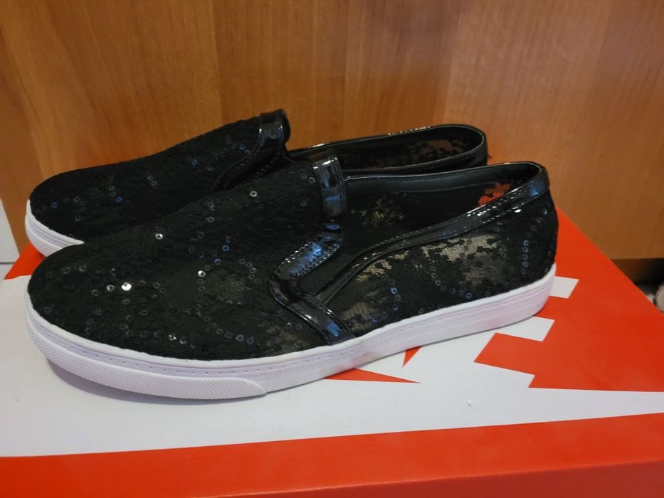 Nowe trampki koronka koronkowe 40 czarne