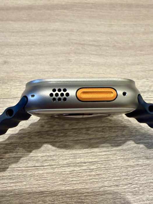 Продам Apple Watch Ultra 2 49 mm Natural Titanium Case with Ocean Band