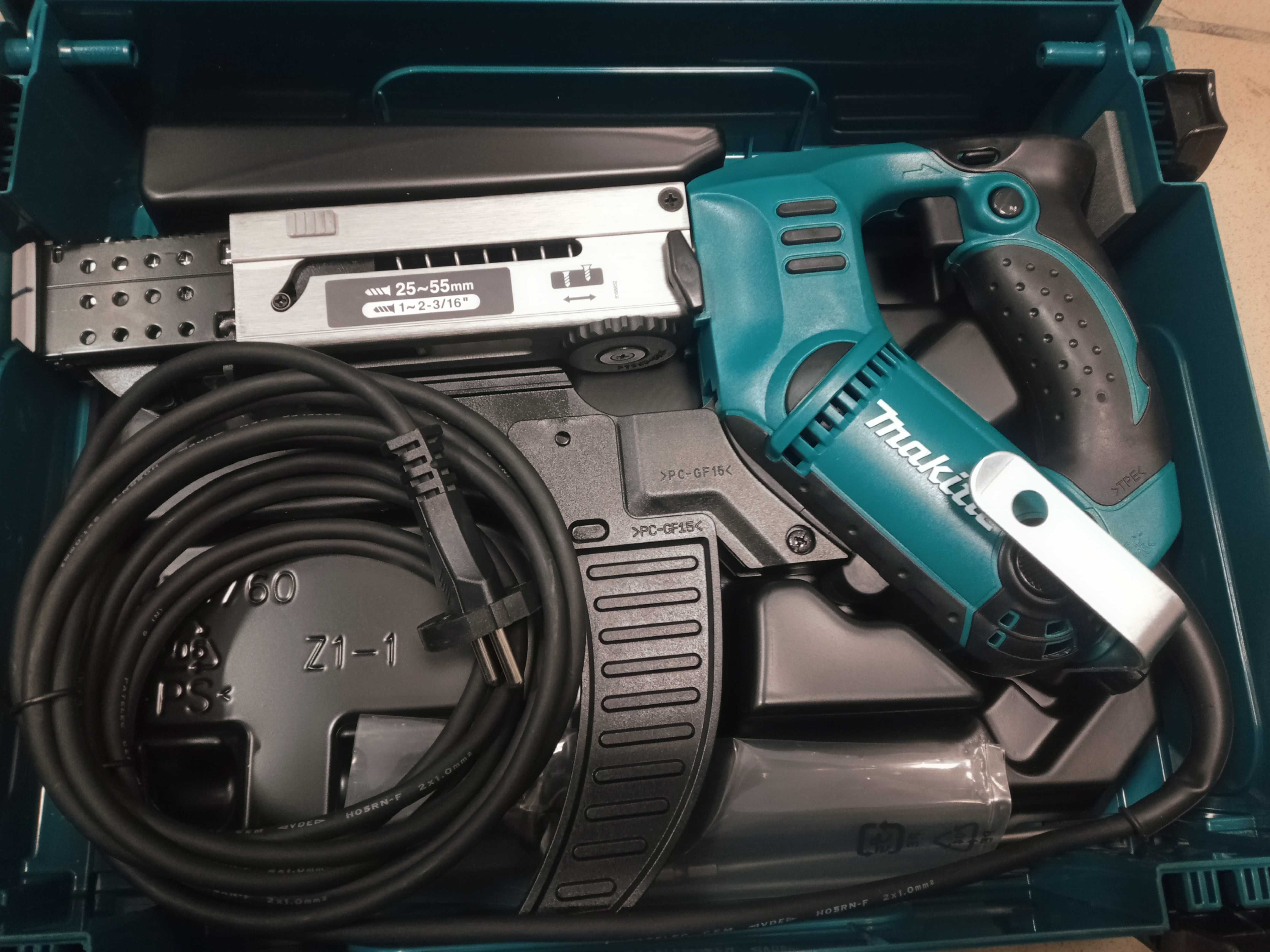 Wkrętarka sieciowa z magazynkiem  Makita model: 6842 JX