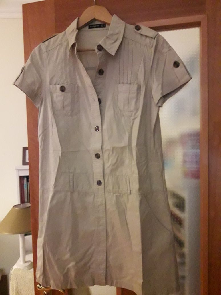 Vestidos  praticamente sem uso