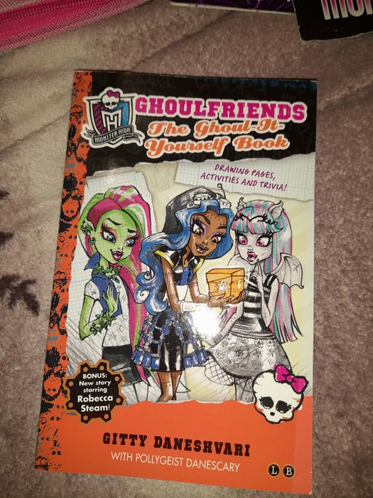 Журнали блокноти монстер хай