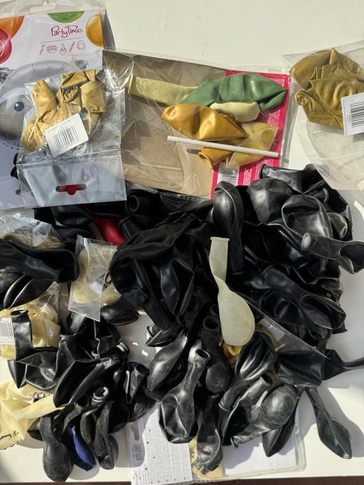 Zestaw balonow lateksowych i foliowych czarne złote 30stka