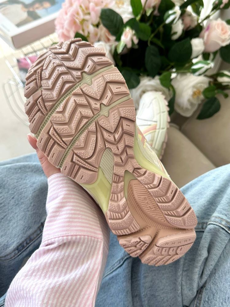 Asics Gel Kahana 8 Pink Beige асікс асікси рожеві бежеві