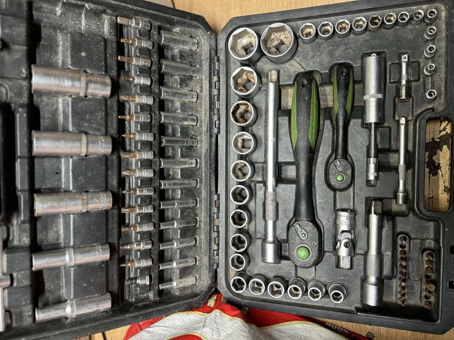 Reca klucze nasadowe