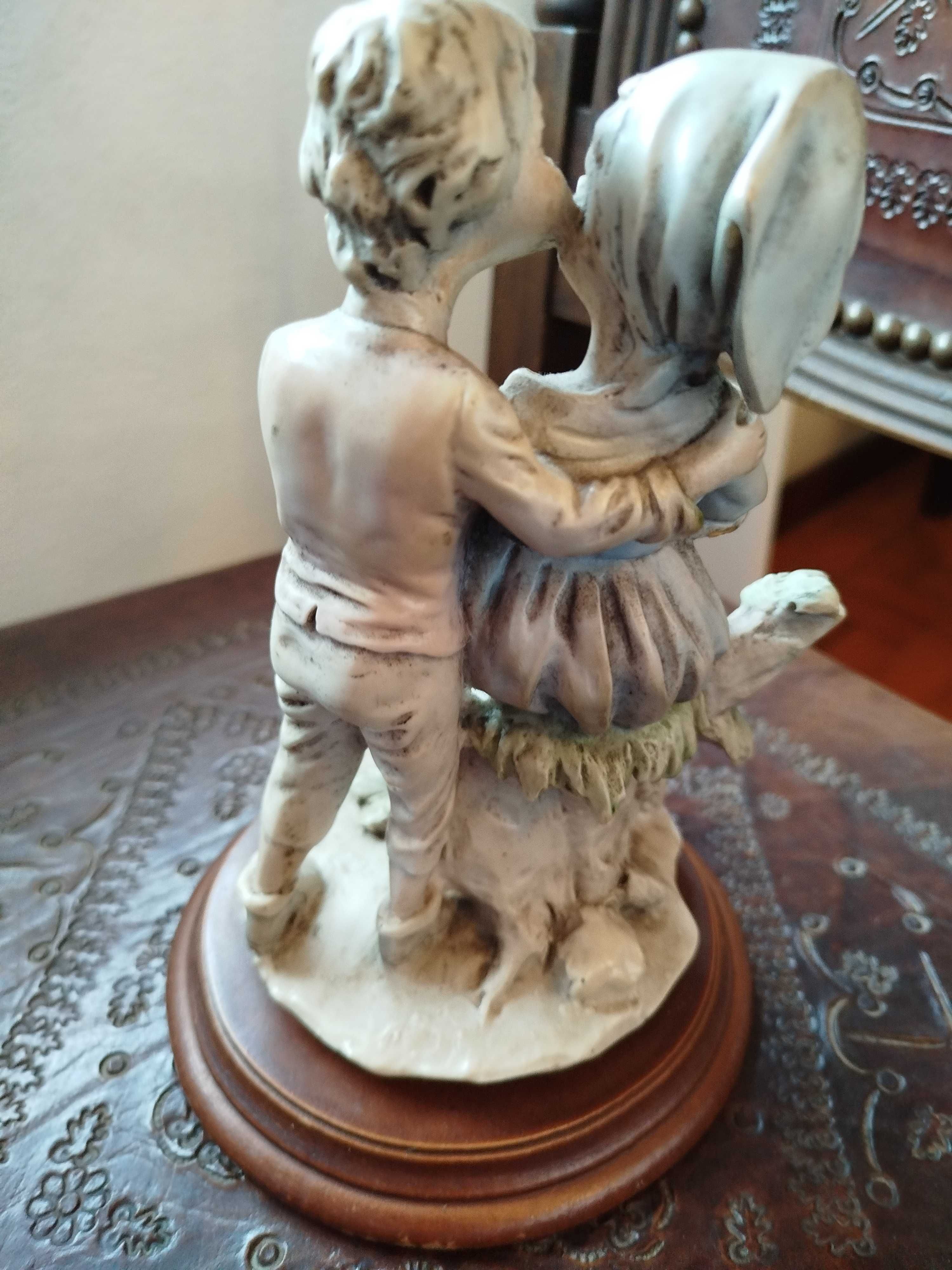 Peça de decoração em porcelana