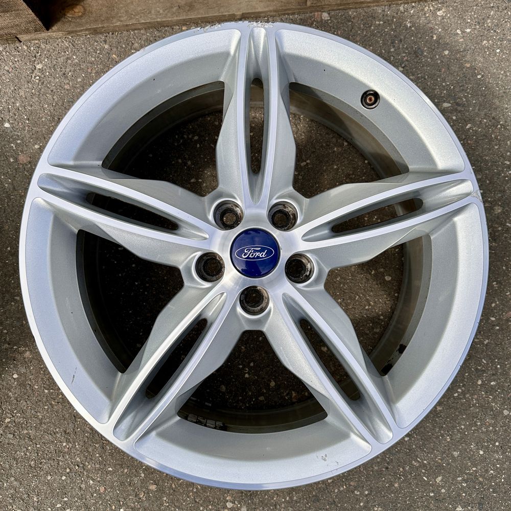 Oryginalne Ford 19 cali 5x108 alufelgi Kuga inne Czujniki !!