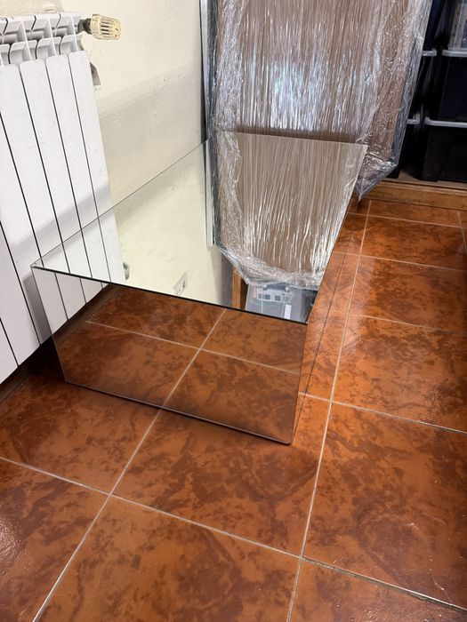 Mesa de centro em espelho