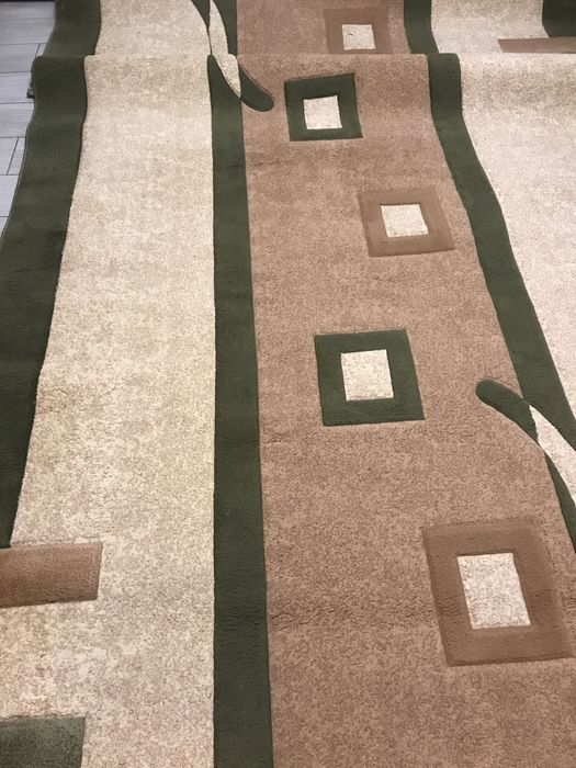 Новый ковер, не лежал на полу