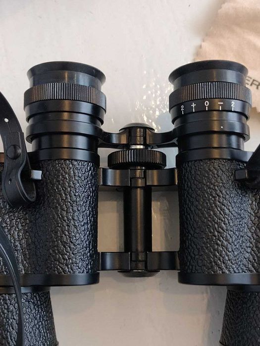Бинокль 10х40. Висока якість, відмінний.