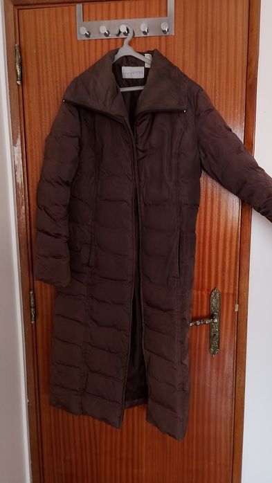 Casaco preto em tecido kispo comprido impermeável