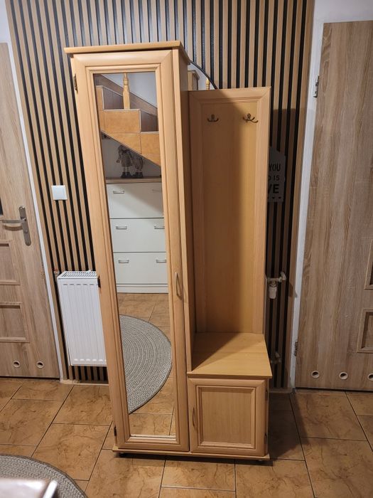 Szafa z lustrem do przedpokoju szafka stojąca z lustrem wieszakami