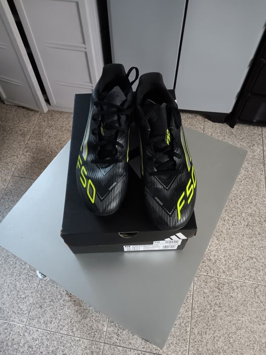 Chuteira adidas F50 Club FG/MG